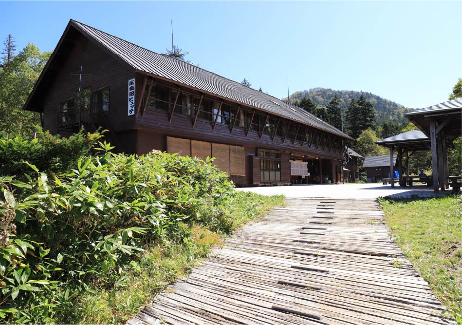 Nearby, there is a village-operated mountain lodge, Oze-numa Hutte.