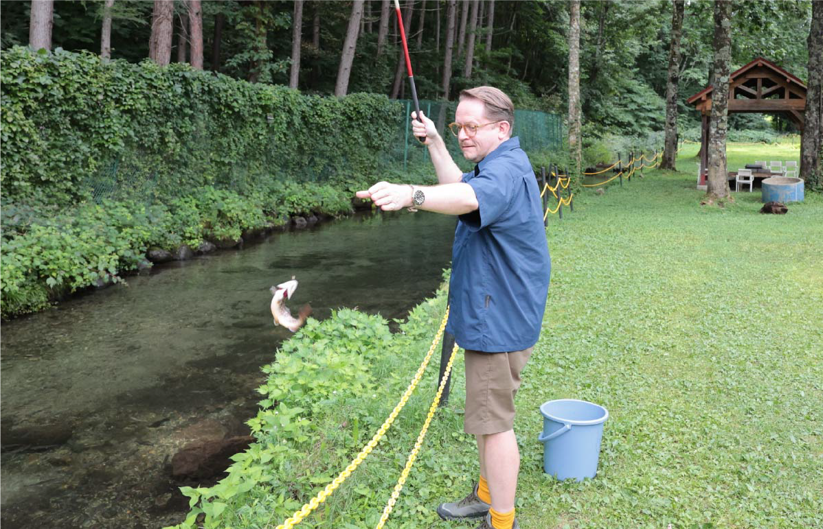 Hinoemata Fish Garden – Fishing Pond img