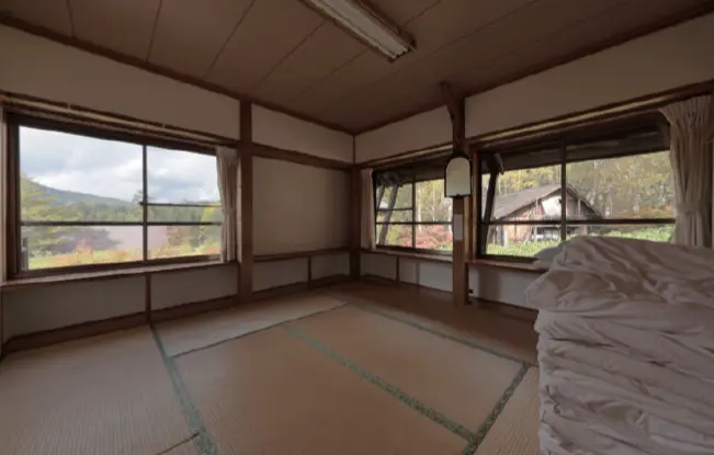 2:00PM Arrvive at Mountain Hut img03